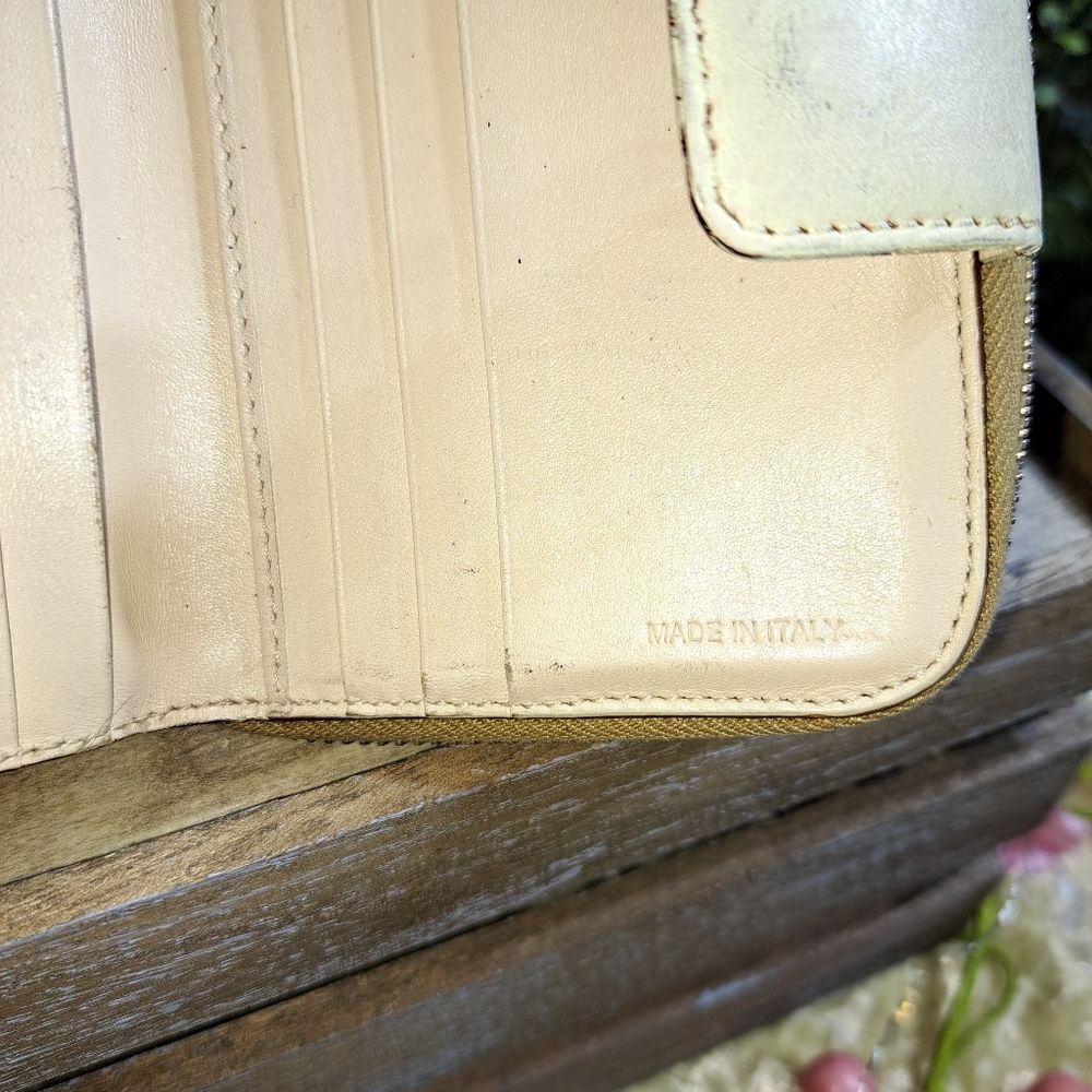 Authentic Prada Zippy Wallet - Picture 5 of 13